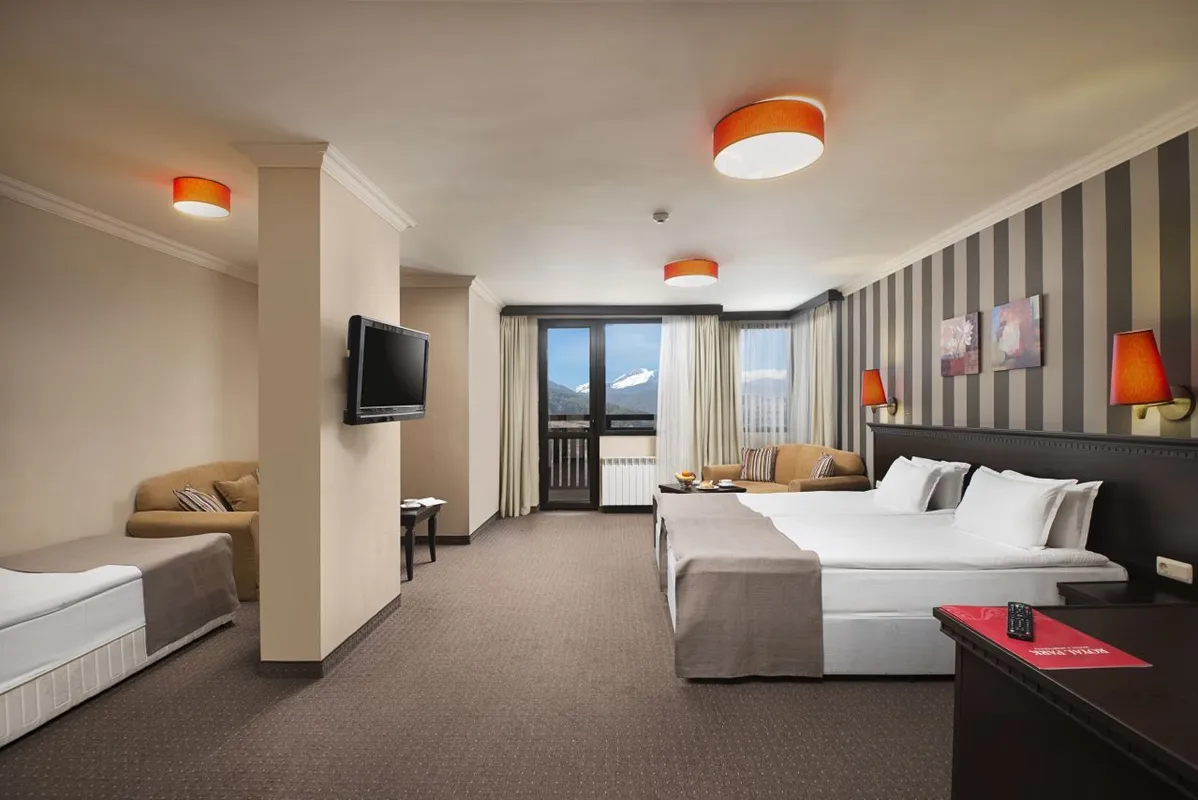 Royal Park Hotel & Apartments_FAMILY ROOM.jpg